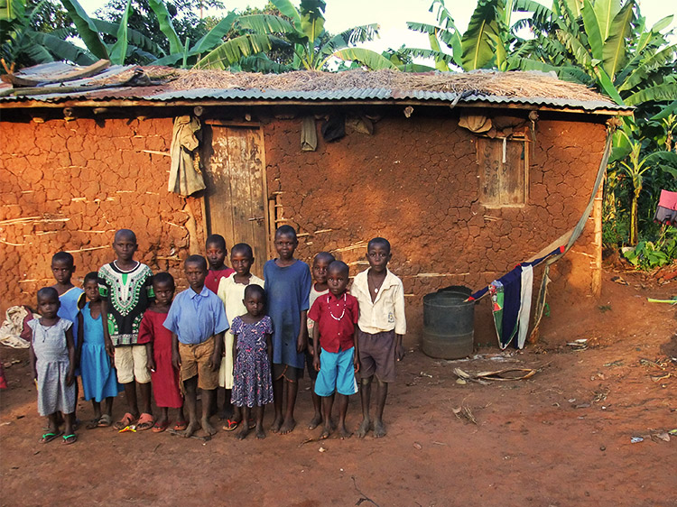 EVC Uganda: Visit to the Children's Homes
