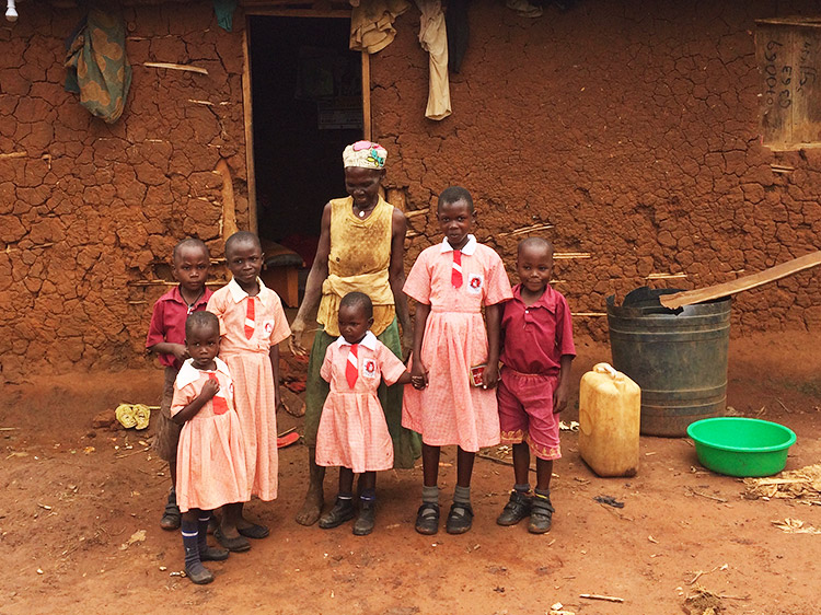 EVC Uganda: Visit to the Children's Homes
